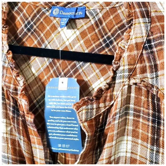 Democracy Size 1X- NWT Brown Plaid Button-Up Shirt - Picture 6 of 6